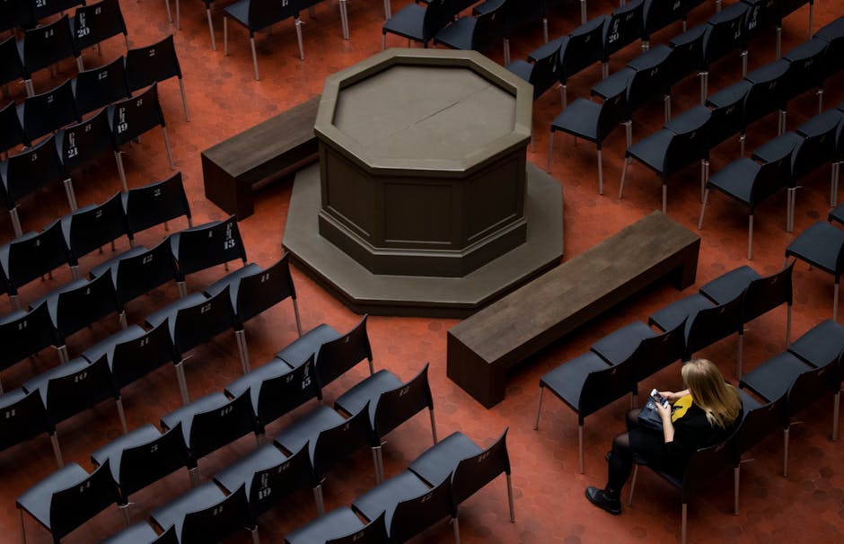 Beginner's Guide to Folding Chairs for Schools: Compare Top Options
